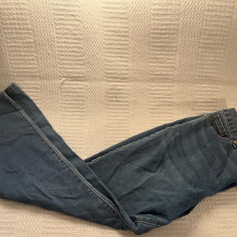 I’m selling a pair of jeans